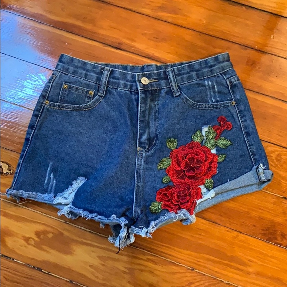 Sz 25 cutoff Jean shorts with rose
